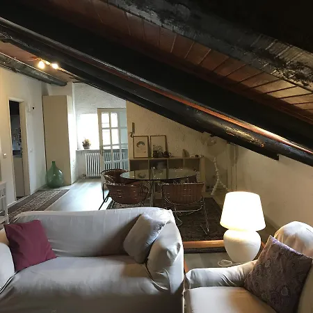 Lovely Central Loft Lejlighed *