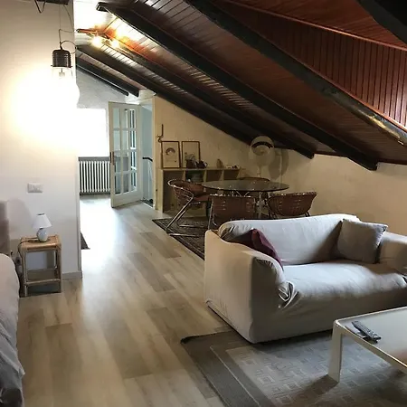 Lovely Central Loft Lejlighed *